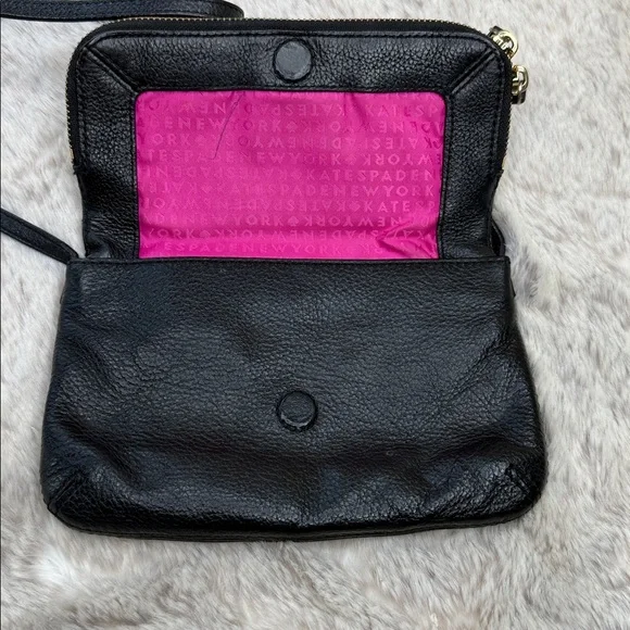 Kate Spade New York Mansfield Mariana
Crossbody Bag (Black) - Picture 4 of 11